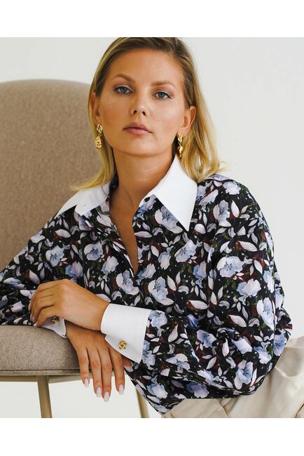 Женская рубашка принт белые маки на тёмном фоне -8541 от byME 