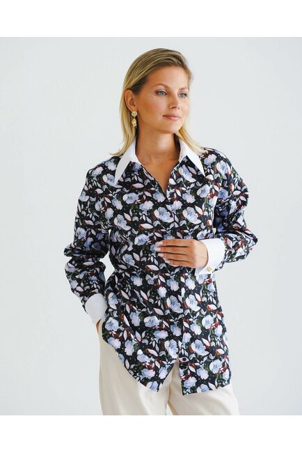 Женская рубашка принт белые маки на тёмном фоне -8541 от byME 
