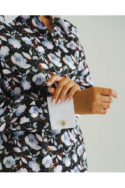 Женская рубашка принт белые маки на тёмном фоне -8541 от byME 