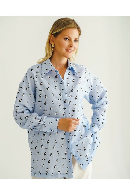 Женская рубашка с универсальным манжетом принт щенки на голубом фоне - 8542 от byME 