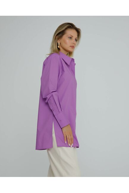 Рубашка женская из хлопка  фиолетовая, в прямом силуэте с универсальной манжетой - 8584 от ByME 
