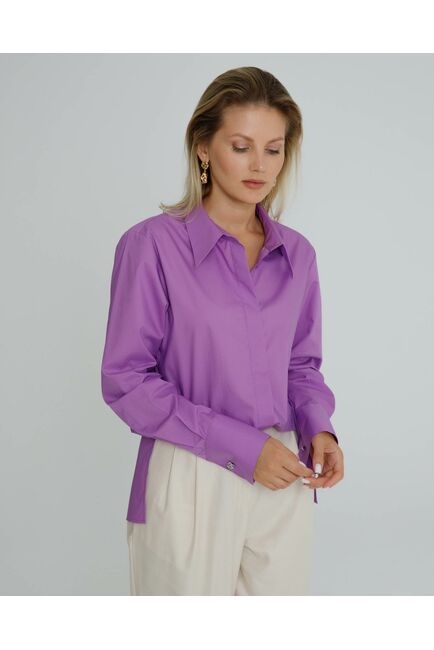 Рубашка женская из хлопка  фиолетовая, в прямом силуэте с универсальной манжетой - 8584 от ByME 