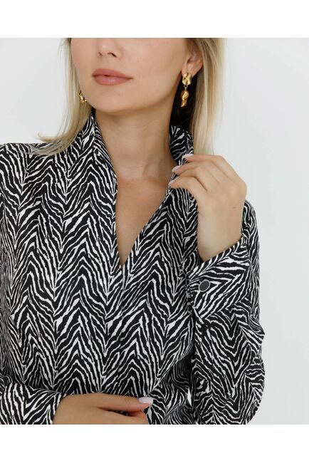 Женская рубашка под запонку воротник стойка принт зебра - 8587 от byME 