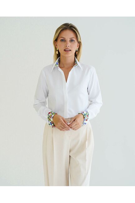 Женская рубашка из хлопка с яркой отделкой ягоды под запонку - 8596 от ByME 