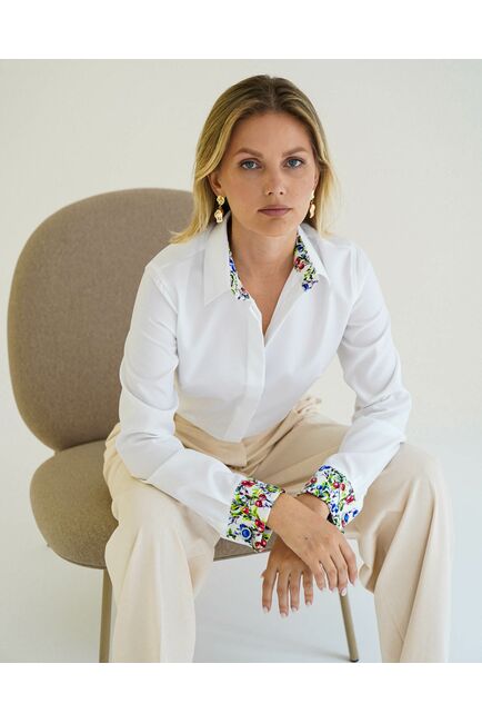 Женская рубашка из хлопка с яркой отделкой ягоды под запонку - 8596 от ByME 