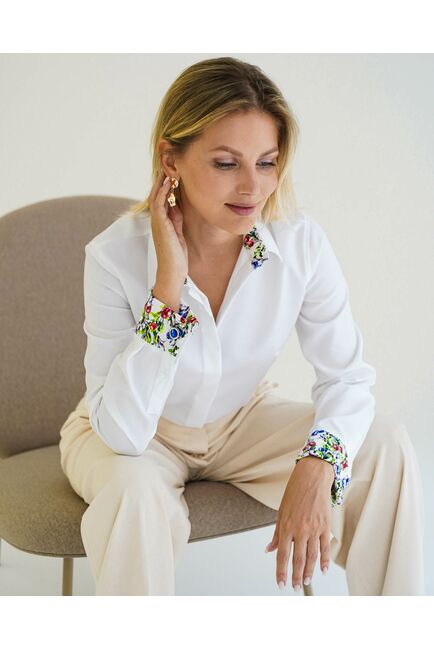 Женская рубашка из хлопка с яркой отделкой ягоды под запонку - 8596 от ByME 