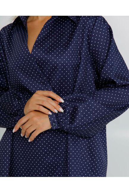 Женская рубашка на запах из хлопка сатиного плетения синяя в белый горошек  - 8604 от ByME 