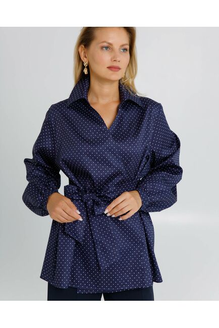 Женская рубашка на запах из хлопка сатиного плетения синяя в белый горошек  - 8604 от ByME 