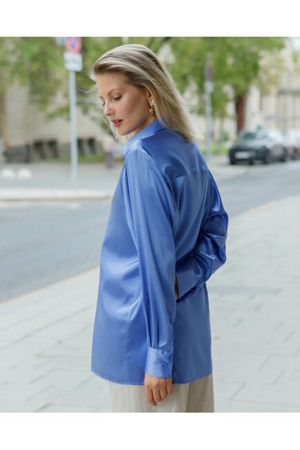 Женская блуза из шёлка в синем цвете с универсальной манжетой прямом силуэте  - 8631 от byME 