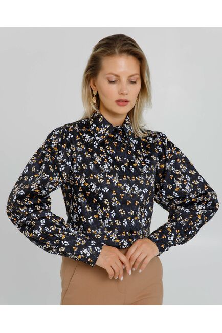 Женская рубашка с пышным рукавом с супатной застёжкой в чёрном цвете с цветами  - 8637 от byME 