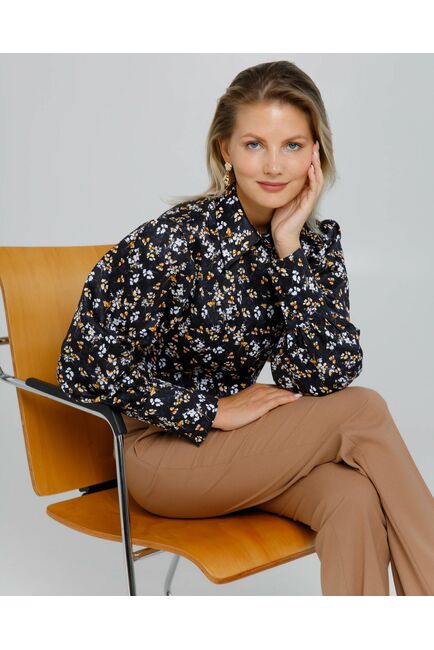 Женская рубашка с пышным рукавом с супатной застёжкой в чёрном цвете с цветами  - 8637 от byME 
