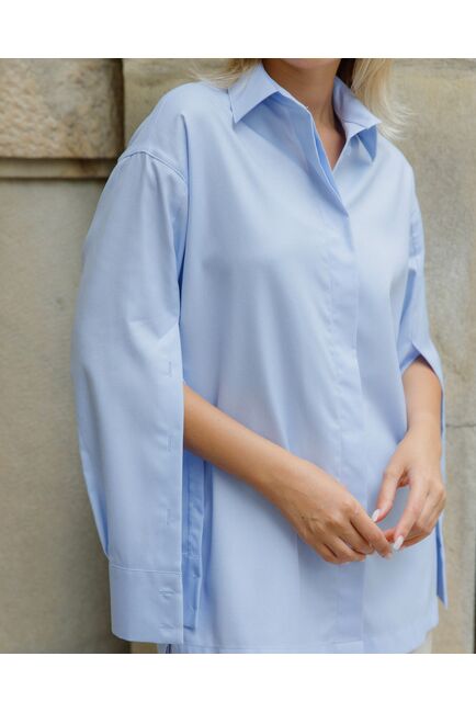 Женская рубашка с пуговицами  на рукаве  голубая - 8408D от byME 