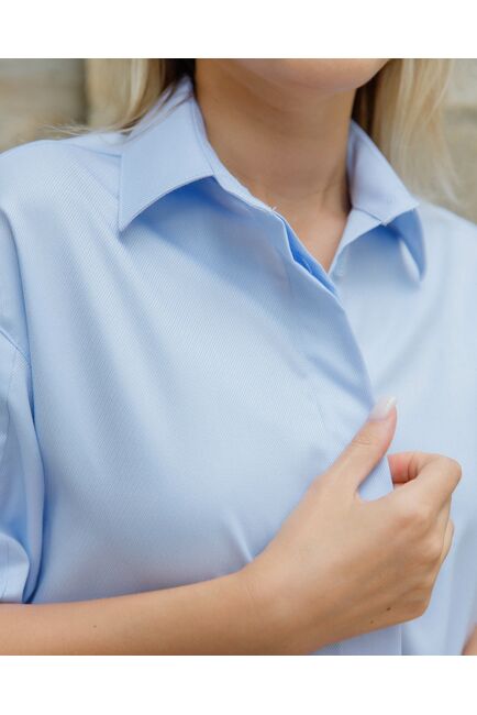 Женская рубашка с пуговицами  на рукаве  голубая - 8408D от byME 