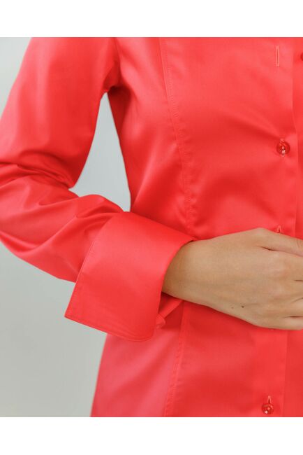 Женская рубашка приталенная под пуговицы в коралловом цвете из хлопка сатинового плетения - 8602 от ByME 