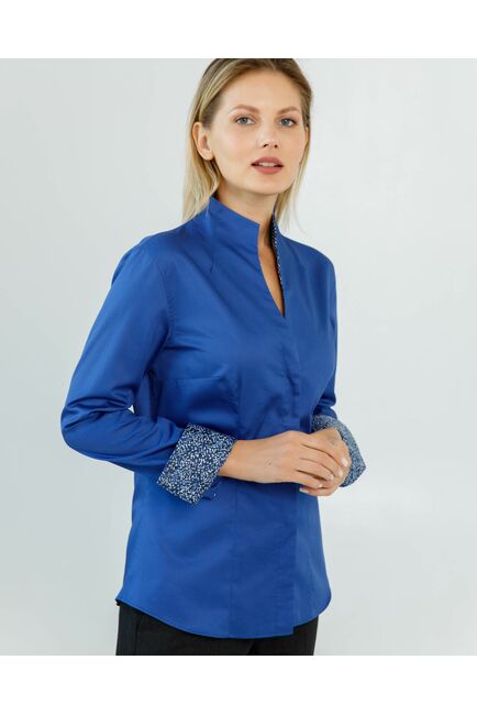 Женская рубашка под пуговицы воротник стойка синяя с отделкой - 8615 от byME 