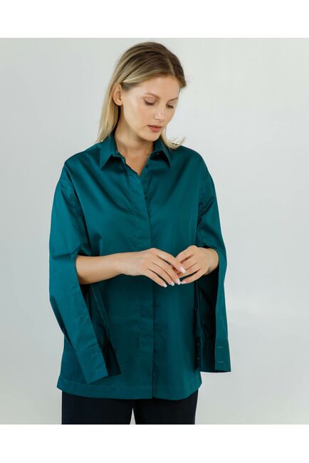 Женская рубашка  прямого кроя бутылочного цвета с пуговицами вдоль рукава 8634 от byME 