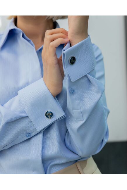 Женская рубашка под запонку голубая из фактурной ткани - 8658 от byME 