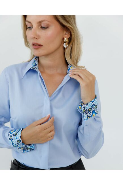 Женская рубашка голубая под запонку с супатной застежкой с отделкой-8662 от byME 