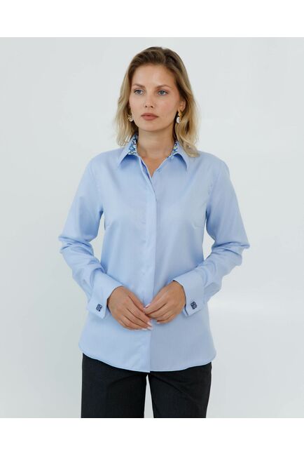 Женская рубашка голубая под запонку с супатной застежкой с отделкой-8662 от byME 