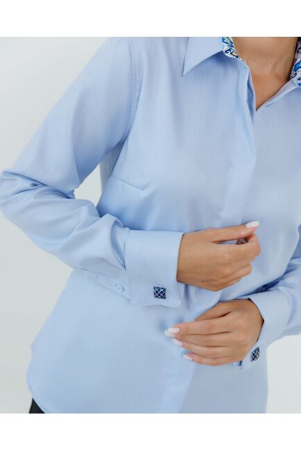 Женская рубашка голубая под запонку с супатной застежкой с отделкой-8662 от byME 