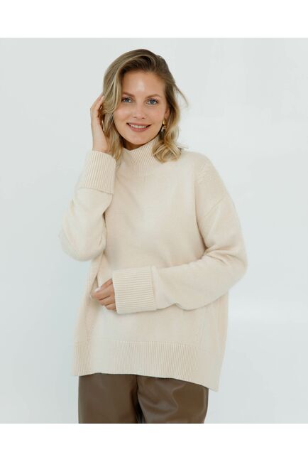 Свитер из шерсти с ангорой в молочном цвете от byME 