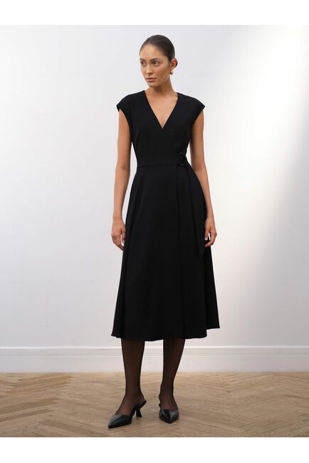 Платье миди на запах черное от byME 