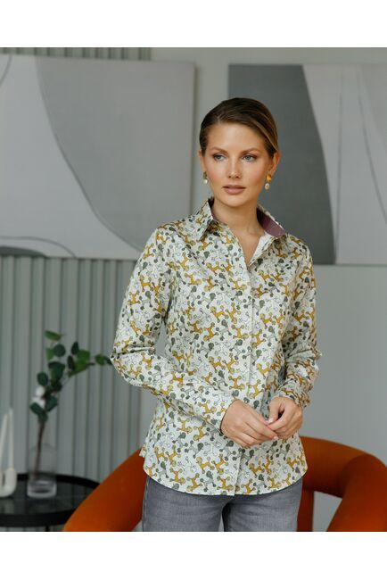 Женская рубашка в полуприталенном силуэте с принтом пудель от byME 