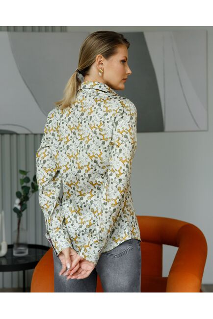 Женская рубашка в полуприталенном силуэте с принтом пудель от byME 