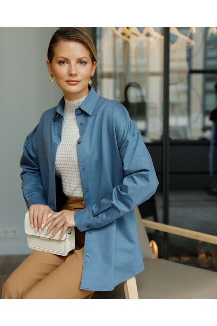 Женская рубашка-8695 в прямом силуэте с универсальной манжетой от byME 