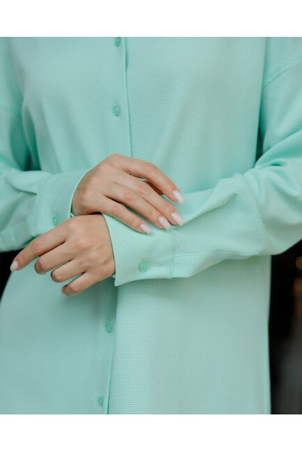 Рубашка в прямом силуэте в мятном цвете фактурной ткани 8697 от byME 