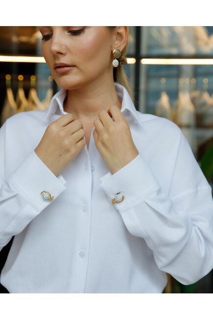 Женская рубашка в прямом силуэте из фактурной ткани - 8698 от byME 