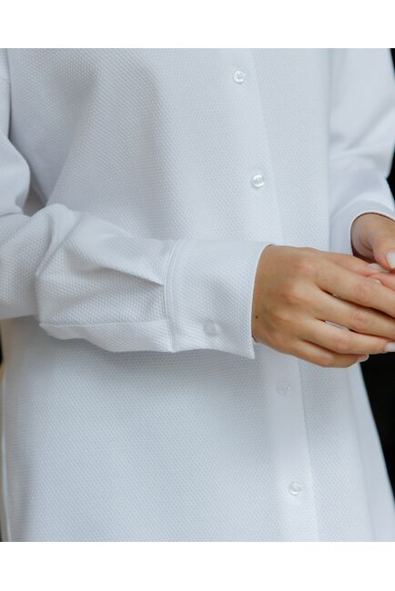 Женская рубашка в прямом силуэте из фактурной ткани - 8698 от byME 