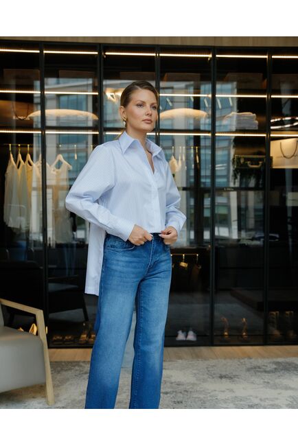 Женская рубашка в прямом силуэте в полоску с пуговицами по бокам с универсальной манжетой от byME 