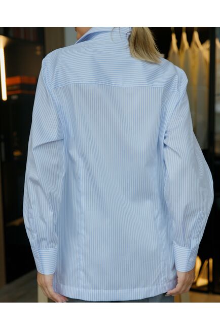 Женская рубашка в прямом силуэте в полоску с пуговицами по бокам с универсальной манжетой от byME 