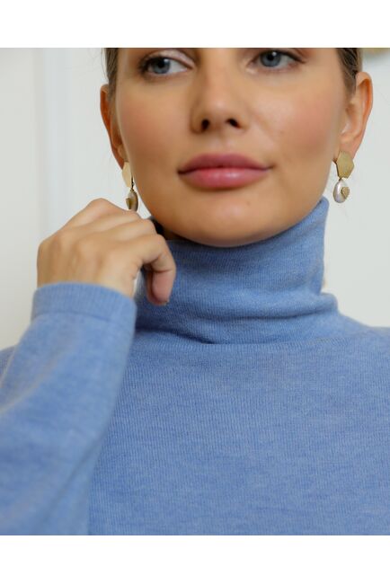 Водолазка из шерсти мериноса тонкой вязки голубая от byME 