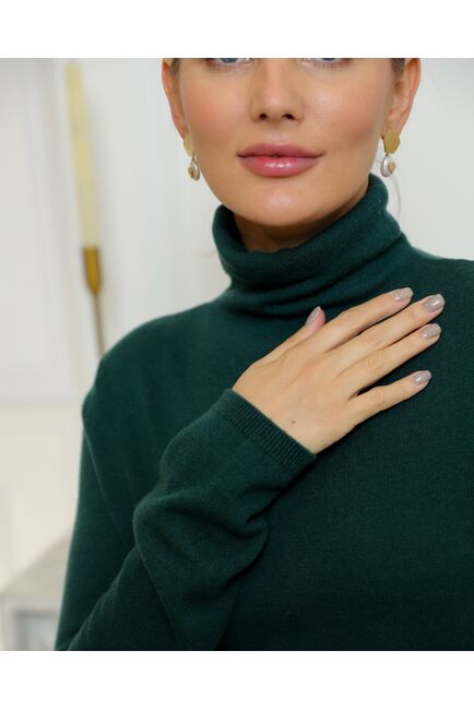 Водолазка из шерсти мериноса тонкой вязки зеленая от byME 