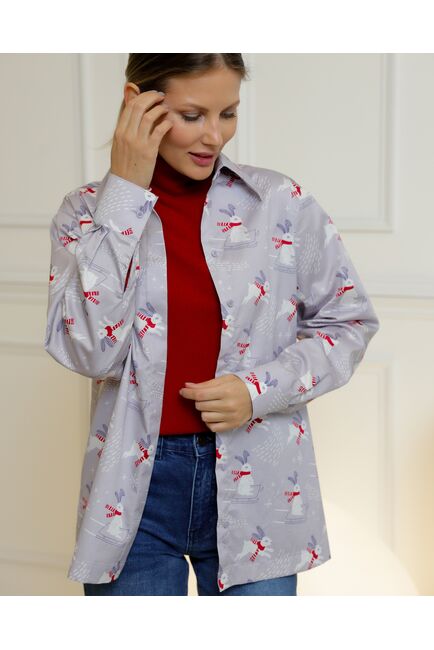 Женская рубашка из хлопка с универсальной манжетой с принтом зайцы на сером фоне -8733 от byME 