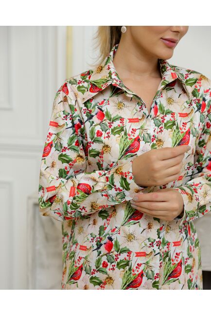 Женская рубашка из хлопка с универсальной манжетой и принтом снегири в цветах - 8734 от byME 
