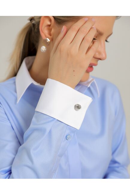 Женская рубашка из хлопка под запонки голубая с белым воротником и манжетами - 8739 от byME 