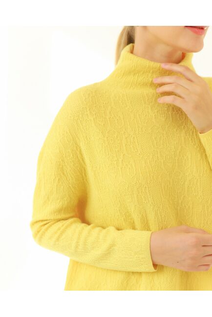Джемпер из шерсти мериноса тонкой вязки  фактурный желтый от byME 