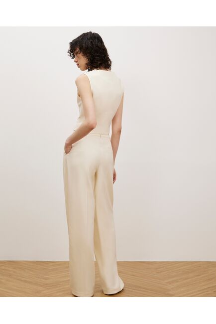 Брюки женские удлиненные  с защипами молочные от Calista 