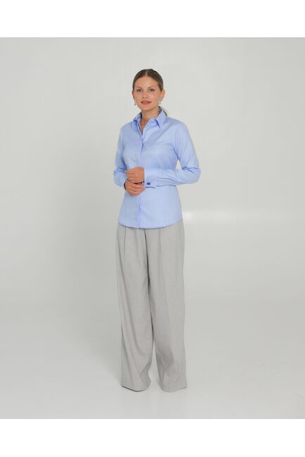 Женская рубашка из хлопка под запонки голубая с отделкой синие листочки-8762 от byME 