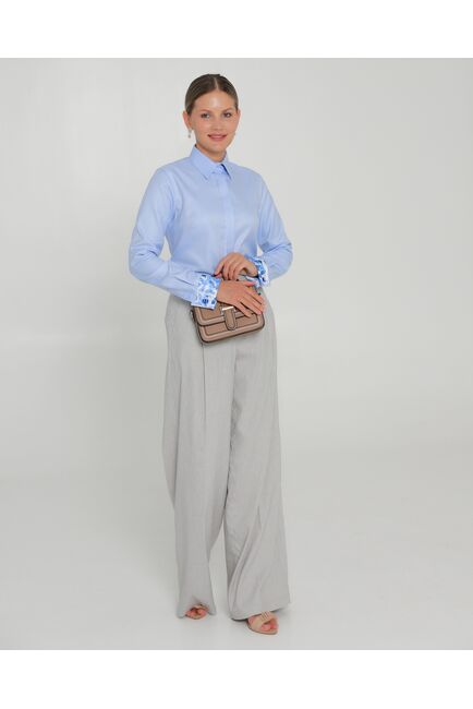 Женская рубашка из хлопка под запонки голубая с отделкой синие листочки-8762 от byME 