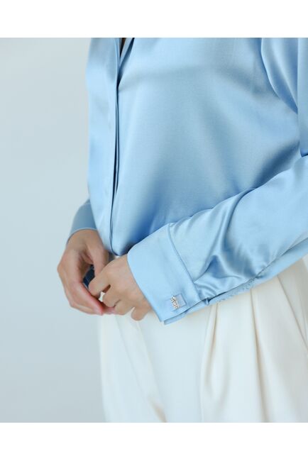 Женская рубашка из шелка голубая-8770 от byME 