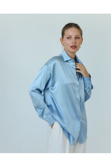 Женская рубашка из шелка голубая-8770 от byME 