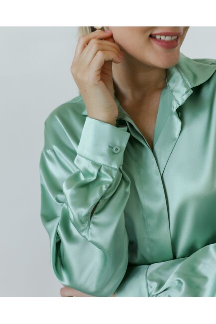 Женская рубашка из шелка зеленая 8772 от byME 