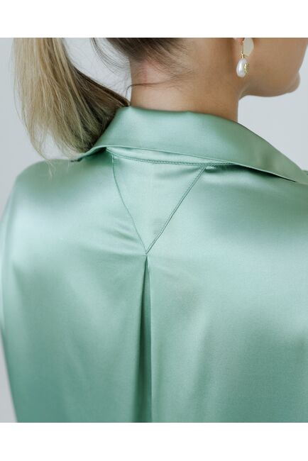 Женская рубашка из шелка зеленая 8772 от byME 