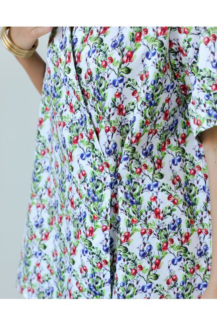 Женская рубашка на запах из хлопка с принтом голубика-8795 от byME 