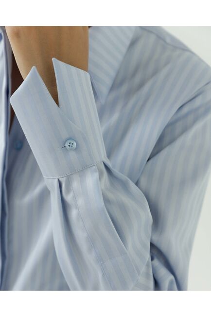 Женская рубашка голубая  из фактурного хлопка 8818 от byME 