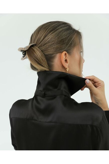 Женская рубашка из шёлка в чёрном цвете 8822 от byME 